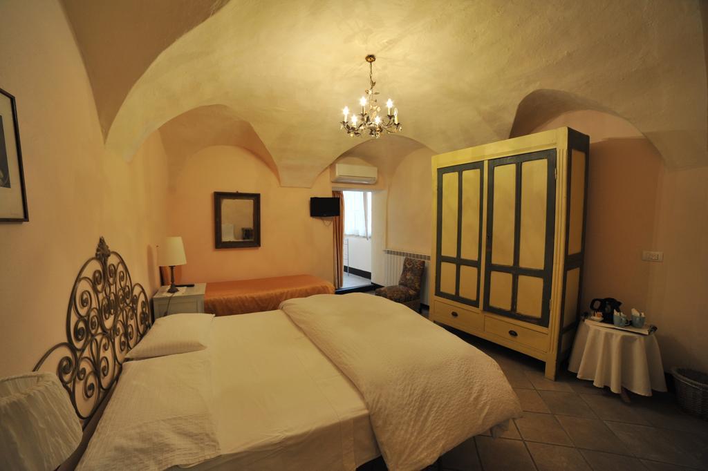 Erasmo Rooms & Breakfast Finale Ligure Extérieur photo